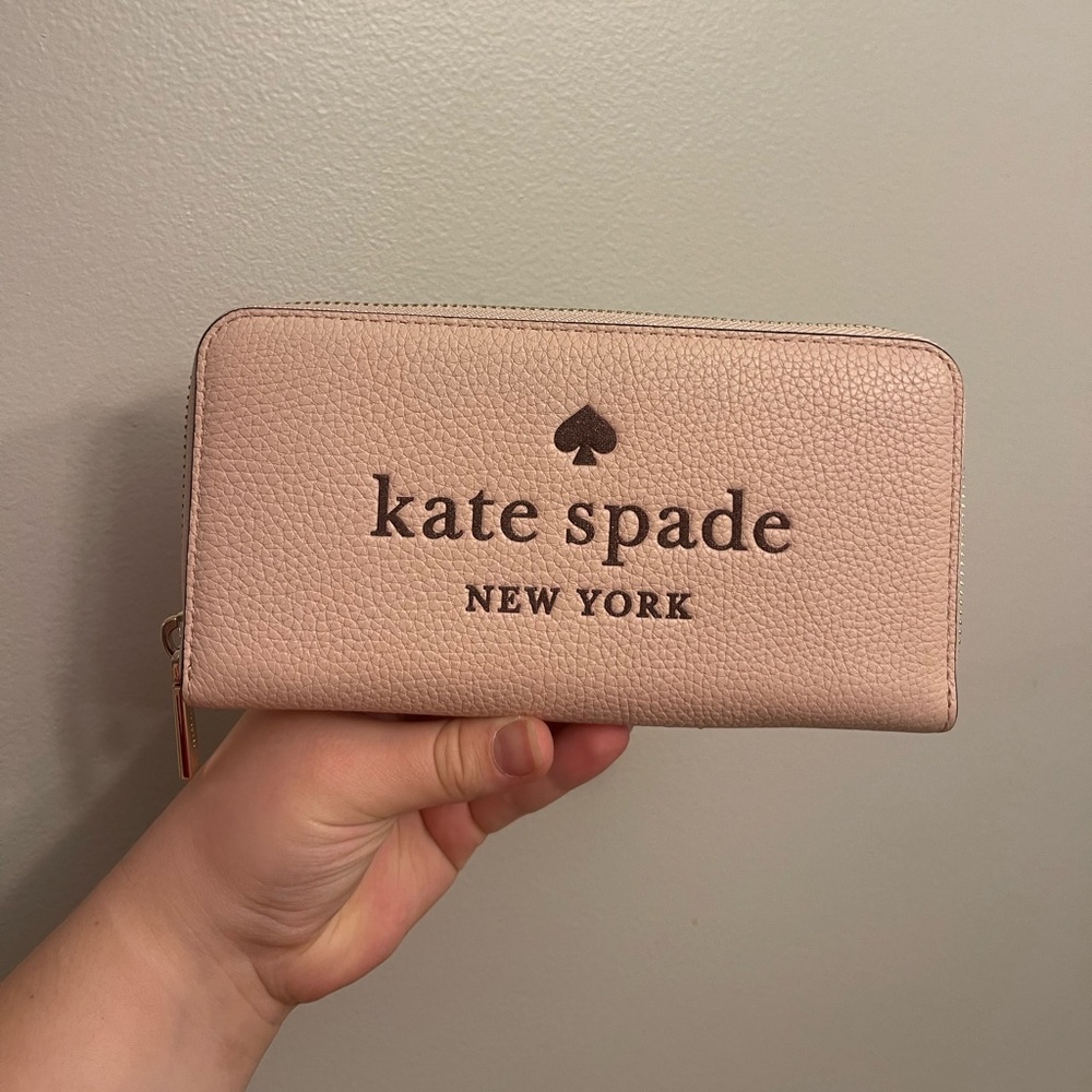 Kate spade wallet Pink Large zip around wallet. Excellent condition.